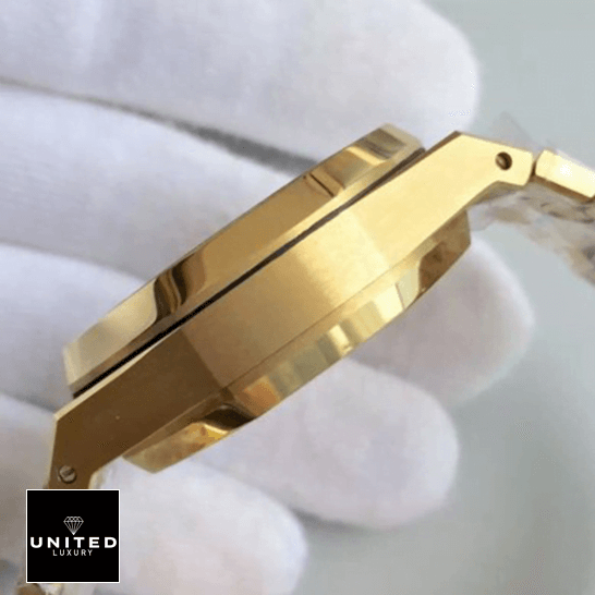 Audemars Piguet Royal Oak 26320 Gold Stainless Steel Replica side view on the hand
